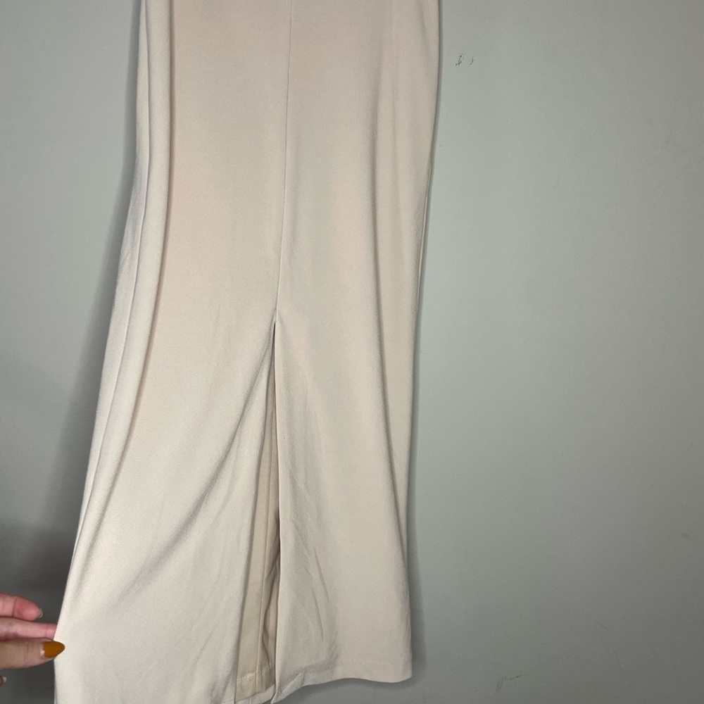 Alice Olivia Air front slit beige pencil skirt. - Picture 4 of 9